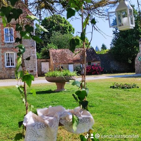Mormant Domaine De La Ferme De Mont Bed & Breakfast エクステリア 写真